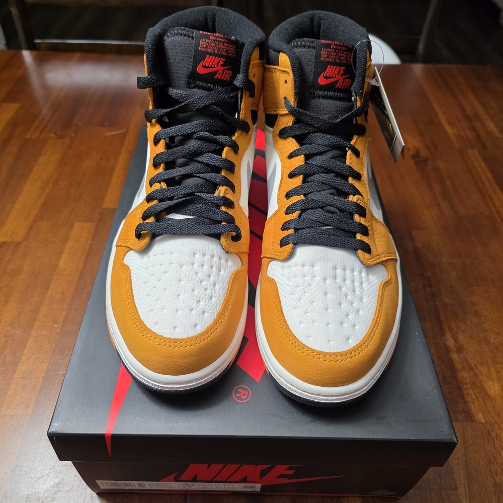 Jordan Sneakers in Orange and White